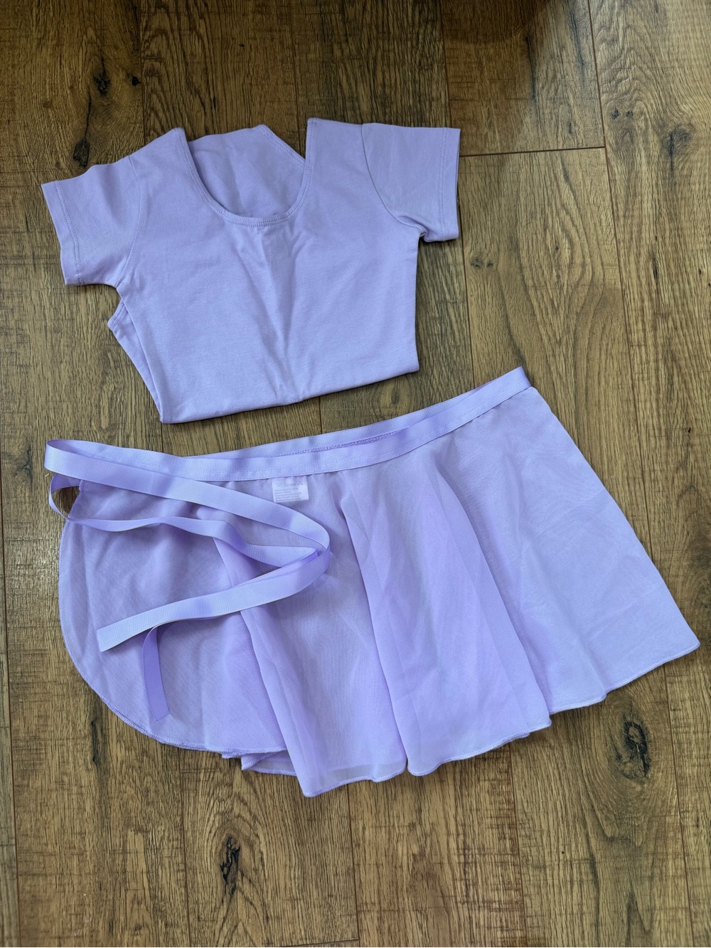 Girls 4/5 Ballet Leo & matching skirt, never worn - Picture 4 of 4
